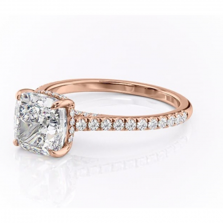 Inel de logodnă Zella din aur Rose 18kt cu moissanite tăietură pernă – Montură pavé rafinată pentru profil înalt | Personalizează și configurează gratuit online [6]