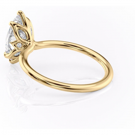 Inel de logodnă Zephyra din aur Galben 14kt cu moissanite tăietură marquise – Solitar rafinată pentru profil înalt | Personalizează și configurează gratuit online [4]