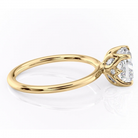 Inel de logodnă Zephyra din aur Galben 18kt cu moissanite tăietură pernă – Solitar rafinată pentru profil înalt | Personalizează și configurează gratuit online [1]