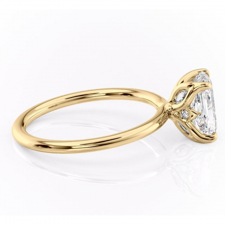 Inel de logodnă Zephyra din aur Galben 14kt cu moissanite tăietură radiantă – Solitar rafinată pentru profil înalt | Personalizează și configurează gratuit online [1]