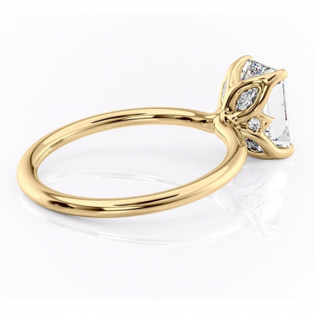 Inel de logodnă Zephyra din aur Galben 14kt cu moissanite tăietură smarald – Solitar rafinată pentru profil înalt | Personalizează și configurează gratuit online [2]