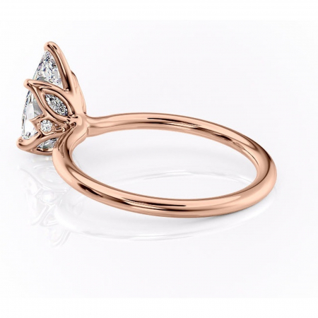 Inel de logodnă Zephyra din aur Rose 14kt cu moissanite tăietură pară – Solitar rafinată pentru profil înalt | Personalizează și configurează gratuit online [4]
