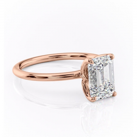 Smarald - Inel de logodnă Zephyra din aur Rose 18kt cu moissanite tăietură smarald – Solitar rafinată pentru profil înalt | Personalizează și configurează gratuit online