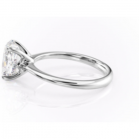 Inel de logodnă Zirena din aur Alb 14kt cu moissanite tăietură ovală – Solitar rafinată pentru profil jos | Personalizează și configurează gratuit online [5]