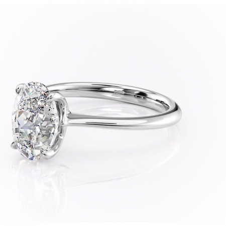 Inel de logodnă Zirena din aur Alb 14kt cu moissanite tăietură ovală – Solitar rafinată pentru profil jos | Personalizează și configurează gratuit online [6]