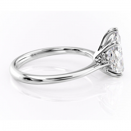 Inel de logodnă Zirena din aur Alb 14kt cu moissanite tăietură pară – Solitar rafinată pentru profil jos | Personalizează și configurează gratuit online [1]