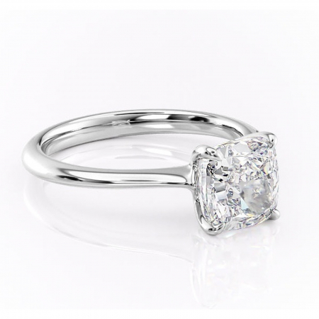 Pernă - Inel de logodnă Zirena din aur Alb 14kt cu moissanite tăietură pernă – Solitar rafinată pentru profil jos | Personalizează și configurează gratuit online