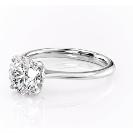 Inel de logodnă Zirena din aur Alb 14kt cu moissanite tăietură rotundă – Solitar rafinată pentru profil jos | Personalizează și configurează gratuit online [6]