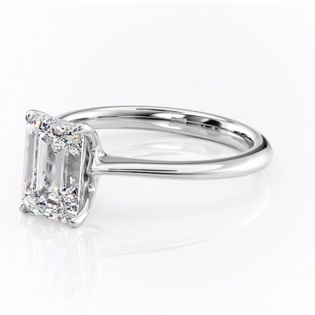 Inel de logodnă Zirena din aur Alb 14kt cu moissanite tăietură smarald – Solitar rafinată pentru profil jos | Personalizează și configurează gratuit online [6]