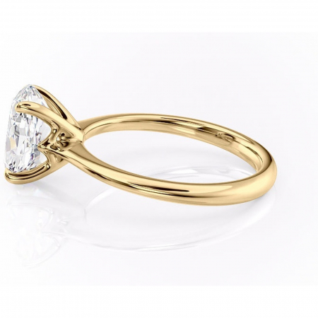 Inel de logodnă Zirena din aur Galben 18kt cu moissanite tăietură ovală – Solitar rafinată pentru profil jos | Personalizează și configurează gratuit online [5]