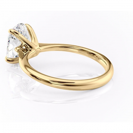Inel de logodnă Zirena din aur Galben 18kt cu moissanite tăietură ovală – Solitar rafinată pentru profil jos | Personalizează și configurează gratuit online [4]