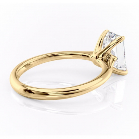 Inel de logodnă Zirena din aur Galben 18kt cu moissanite tăietură smarald – Solitar rafinată pentru profil jos | Personalizează și configurează gratuit online [2]