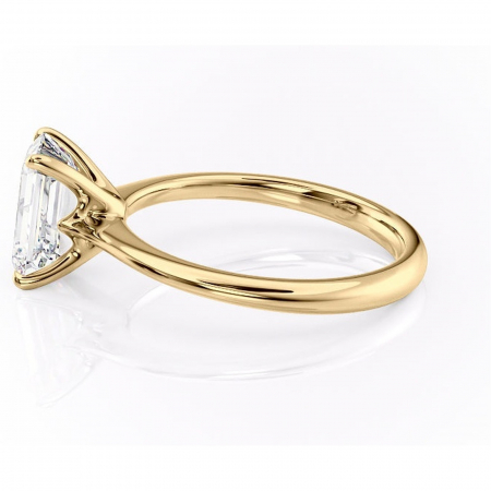Inel de logodnă Zirena din aur Galben 18kt cu moissanite tăietură smarald – Solitar rafinată pentru profil jos | Personalizează și configurează gratuit online [5]