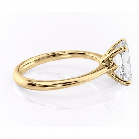 Inel de logodnă Zirena din aur Galben 18kt cu moissanite tăietură smarald – Solitar rafinată pentru profil jos | Personalizează și configurează gratuit online [1]