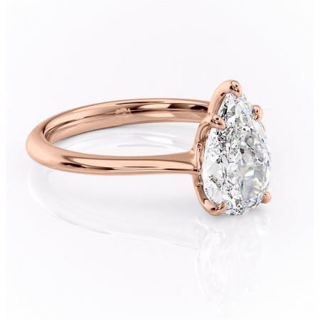 Pară - Inel de logodnă Zirena din aur Rose 18kt cu moissanite tăietură pară – Solitar rafinată pentru profil jos | Personalizează și configurează gratuit online