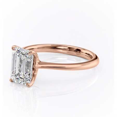 Inel de logodnă Zirena din aur Rose 18kt cu moissanite tăietură smarald – Solitar rafinată pentru profil jos | Personalizează și configurează gratuit online [6]