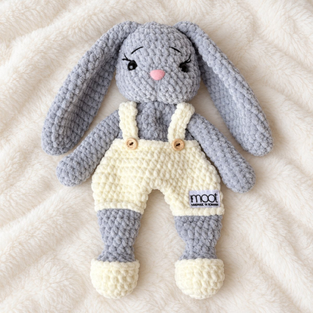 Iepuraș croșetat manual Lulu gri cu salopetă crem, 35 cm [2]