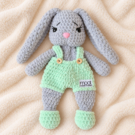 Iepuraș croșetat manual Lulu gri cu salopetă verde, 35 cm [2]