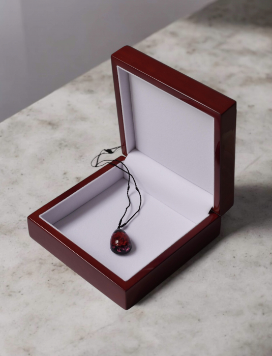 Colier cu trandafir mediu înrămat în rășină [2]