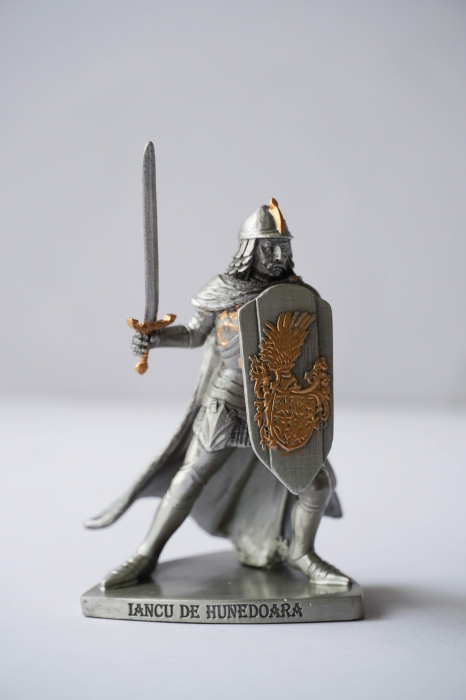 Iancu de Hunedoara - Statuetă din plumb sau rășină cu personaje istorice românești [1]