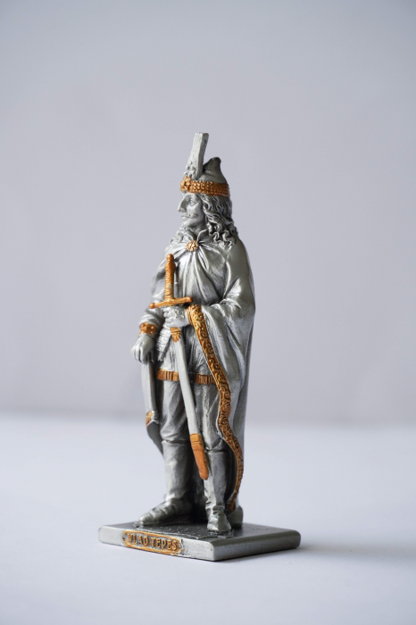 Vlad Țepeș - Statuetă din plumb sau rășină cu personaje istorice românești [2]