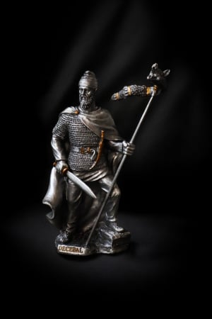 Decebal - Statuetă din plumb sau rășină cu personaje istorice românești De colecționat - Decebal - Statuetă din plumb sau rășină cu personaje istorice românești