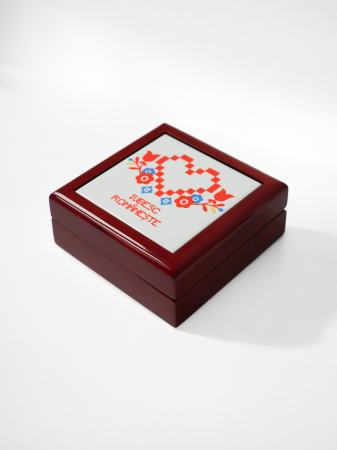 Cutii de bijuterii - Iubesc românește - cutie premium de bijuterii din lemn de cireș lăcuit