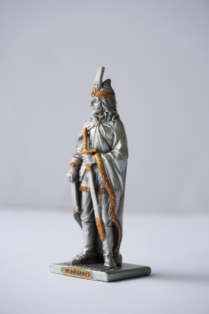 Vlad Țepeș - Statuetă din plumb sau rășină cu personaje istorice românești [1]