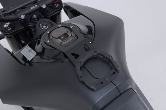 Inel fixare gentuta rezervor PRO Sw-Motech pentru Husqvarna Svartpilen 801 (24-) [2]