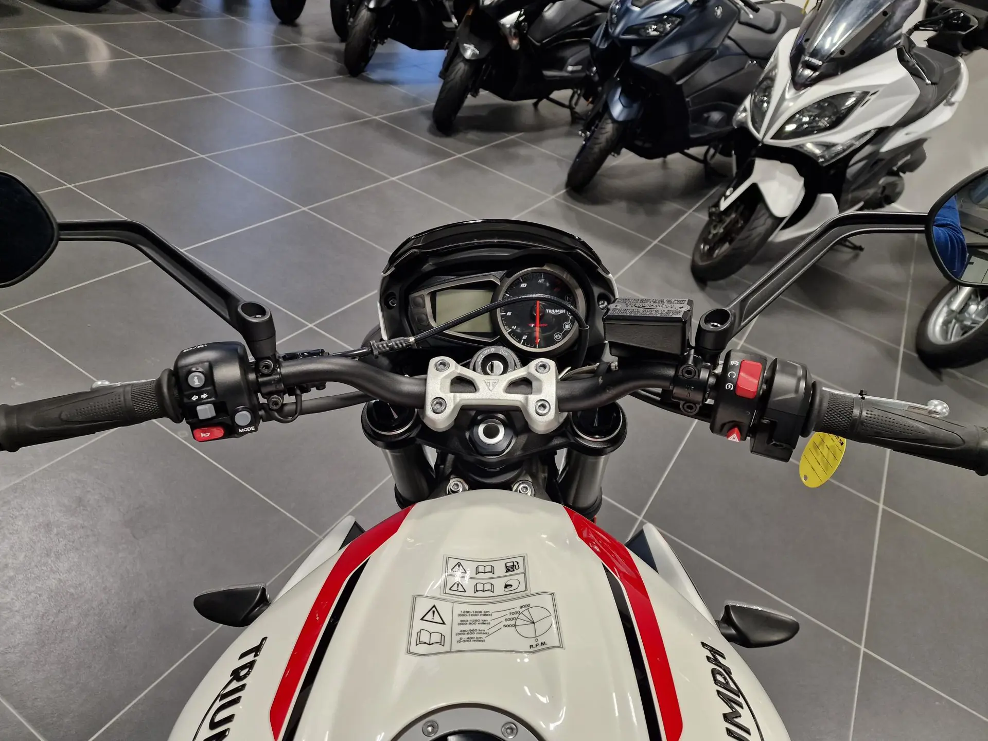 Triumph Street Triple S [2]
