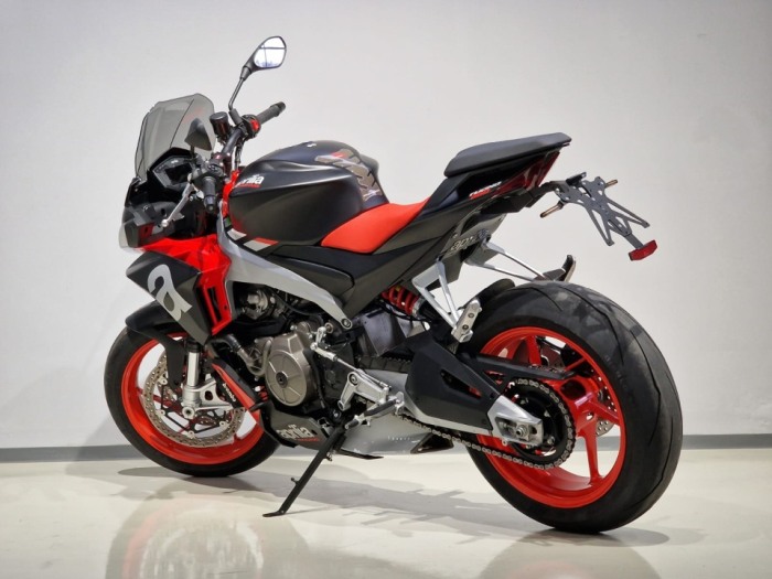 Motocicleta Aprilia Tuono 660 [3]