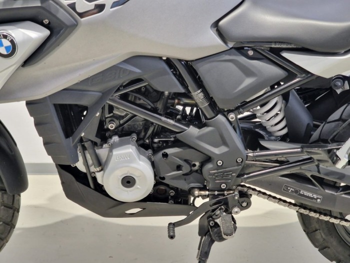 Motocicleta BMW GS310 [8]