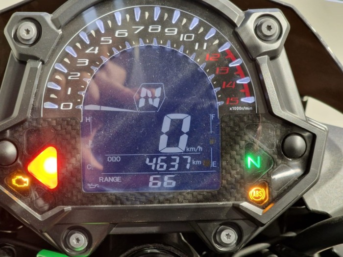 Motocicleta Kawasaki Z 400 [4]