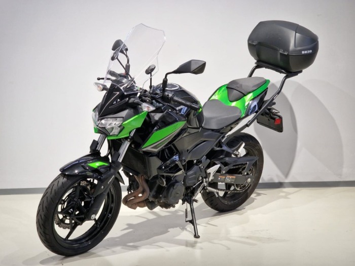 Motocicleta Kawasaki Z 400 [2]