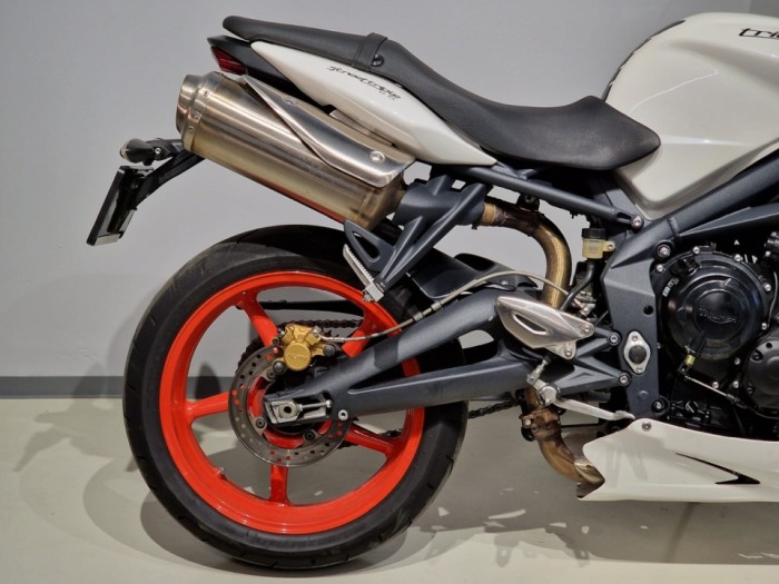 Motocicleta Triumph Street Triple 675 [5]