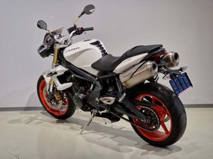 Motocicleta Triumph Street Triple 675 [3]