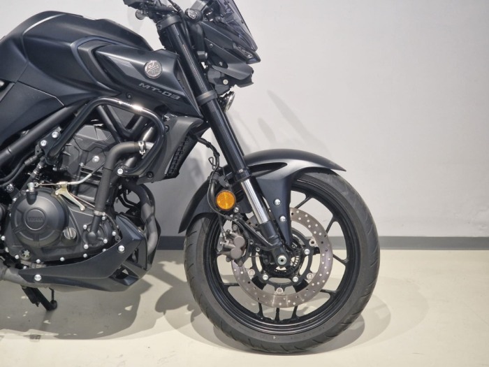 Motocicleta Yamaha MT-03 [7]