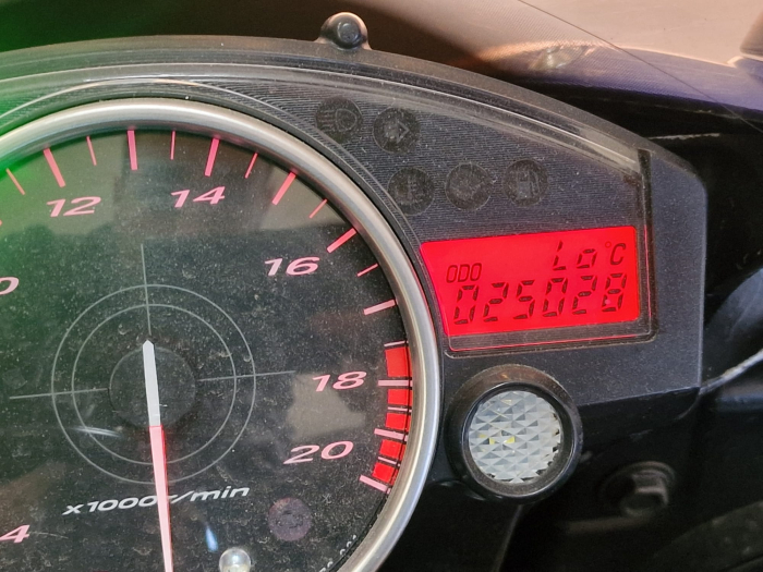 Yamaha R6 [8]