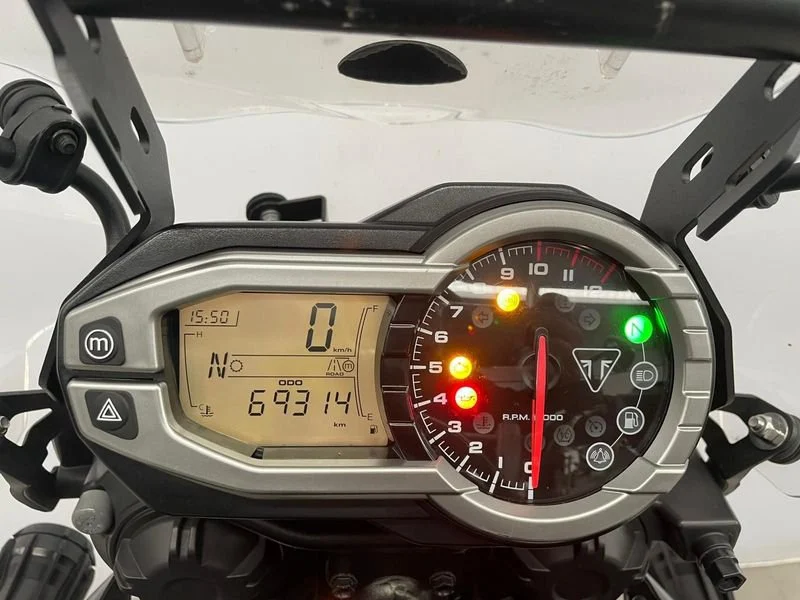 Triumph Tiger 800 XCX Second Hand [2]