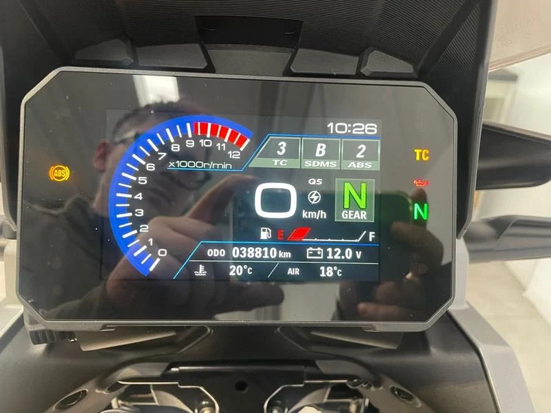 Suzuki V-Strom 1050 DE 2023 second hand [2]