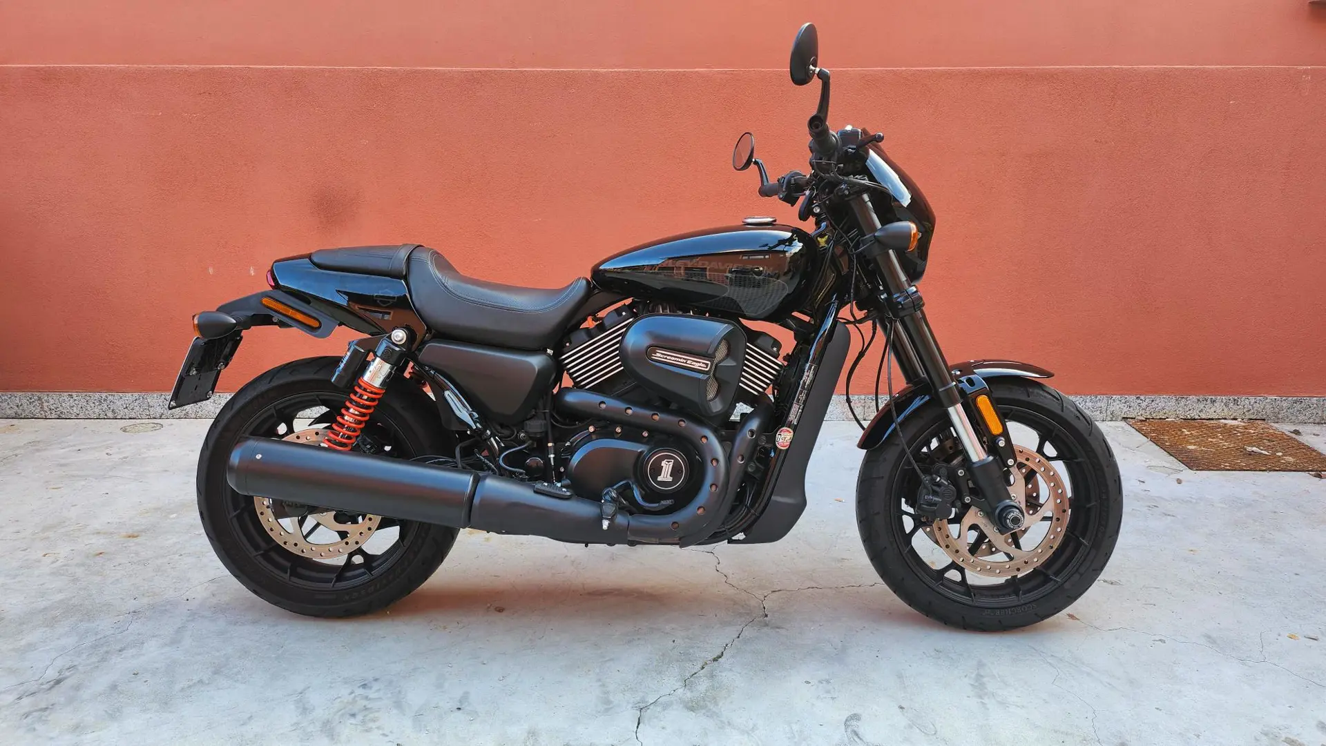 Second Hand - Harley-Davidson Street Rod