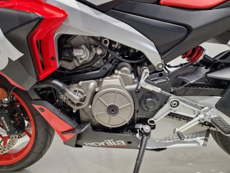 Motocicleta Aprilia Tuono 660 [6]