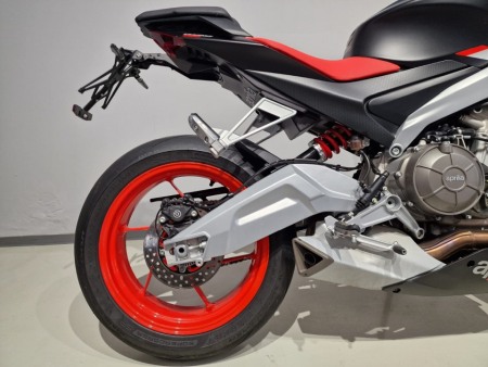 Motocicleta Aprilia Tuono 660 [3]