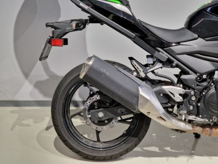 Motocicleta Kawasaki Z 400 [4]