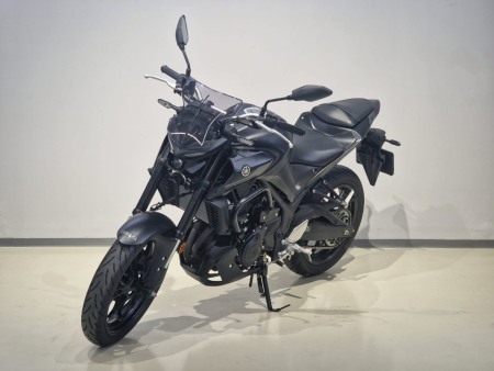 Motocicleta Yamaha MT-03 [1]