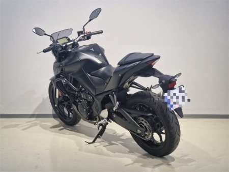 Motocicleta Yamaha MT-03 [2]