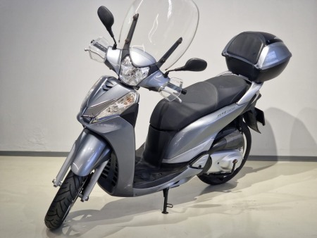 Scuter Honda SH300i [1]