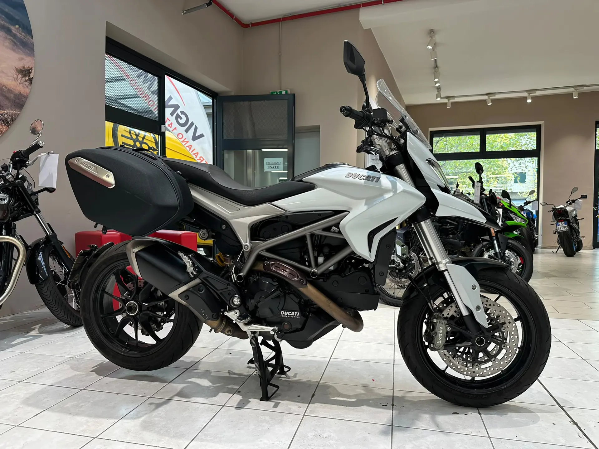Ducati Hyperstrada 821
