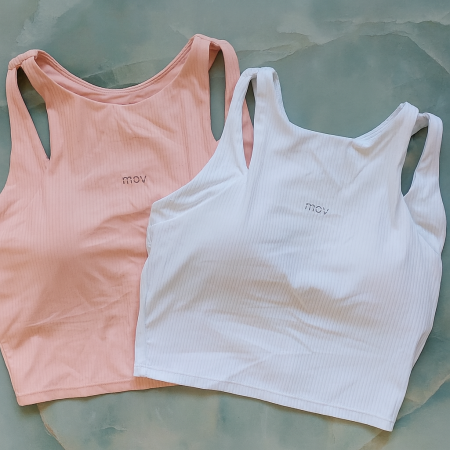 Tops - Top Essential Twist Roz Piersica – top cu bustieră atașată