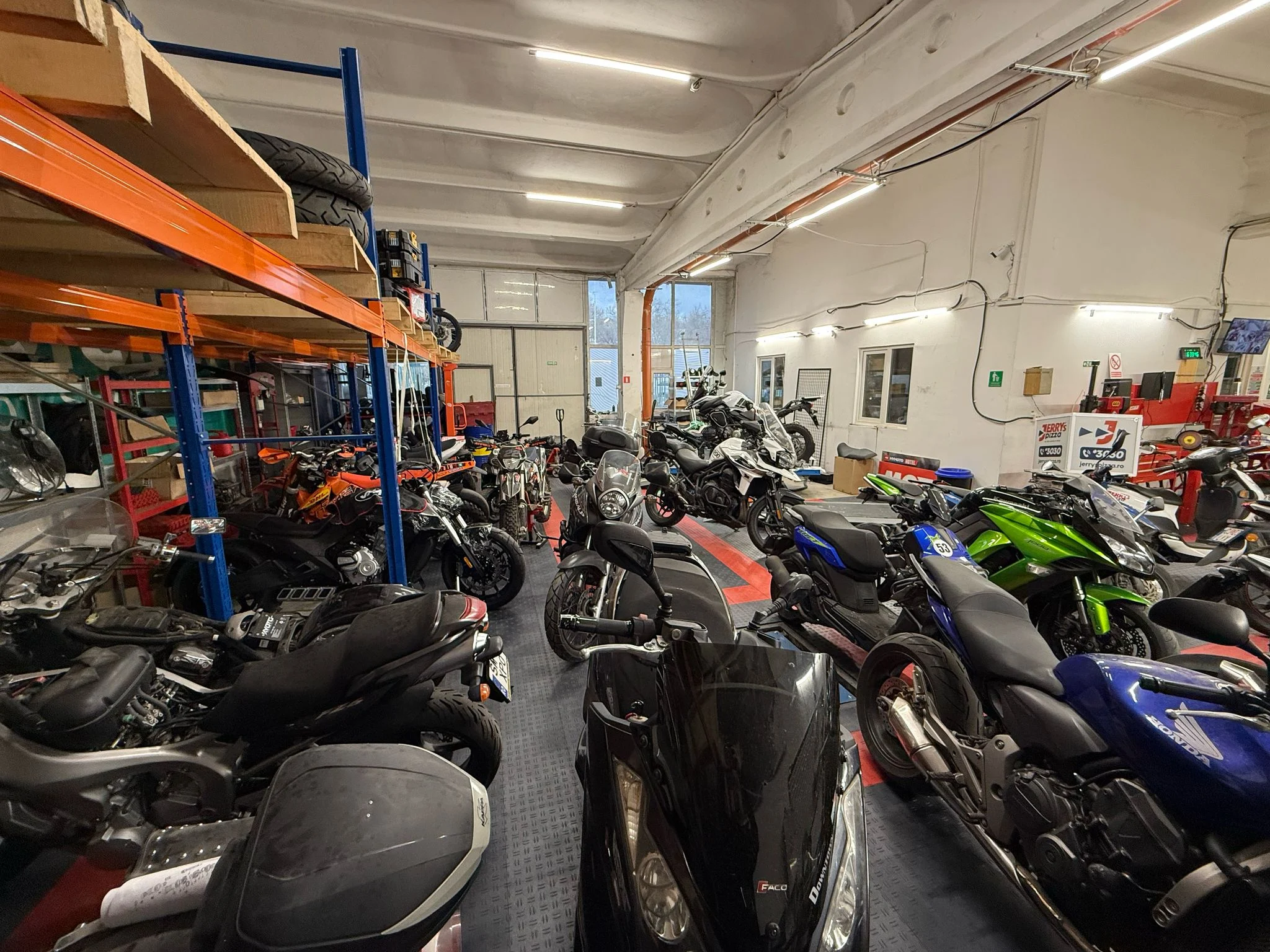 Motociclete și scutere în service-ul MYMOTO Cluj, Calea Baciului 47, Cluj-Napoca